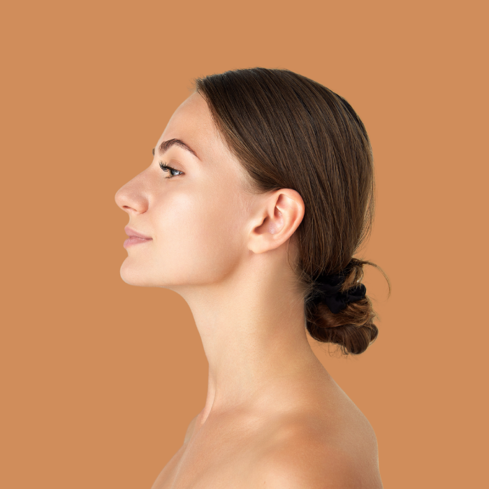 Un visage magnifique grâce à l'appareil massant à LED Lumiskin Pro : des traits définis et sculptés en seulement 5 minutes par jour.